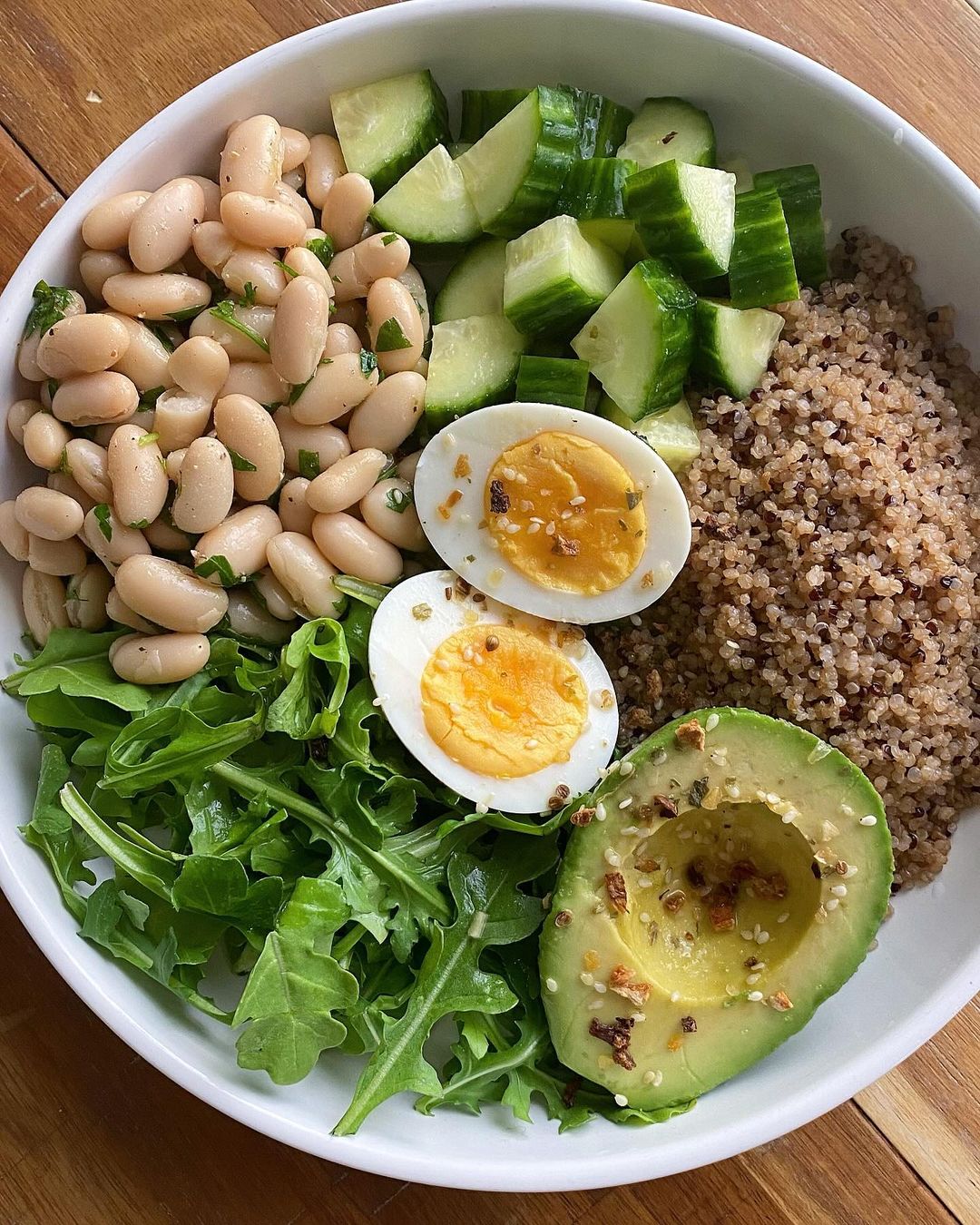 Quinoa Bowl with Arugula and Lemony White Beans