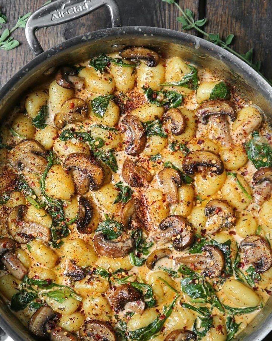 Creamy Spinach and Mushroom Gnocchi