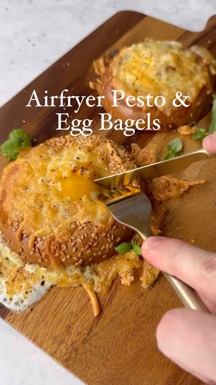 Airfryer Pesto & Egg Bagel 🥯